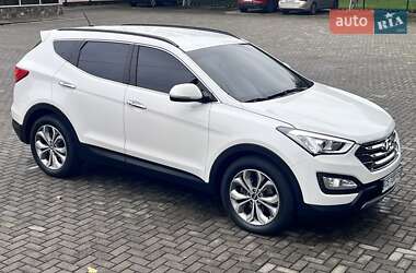 Позашляховик / Кросовер Hyundai Santa FE 2015 в Чернівцях