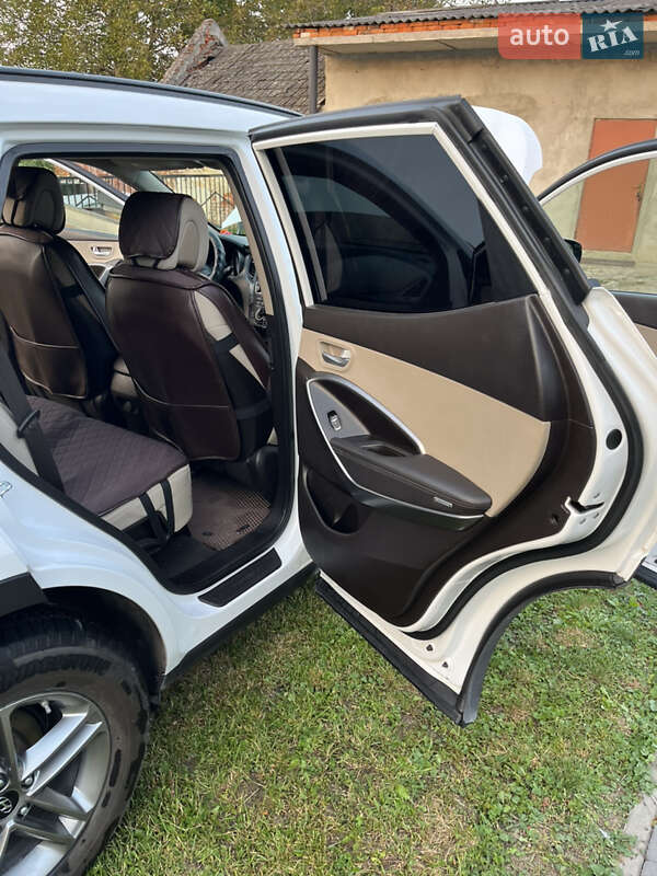 Внедорожник / Кроссовер Hyundai Santa FE 2016 в Борщеве