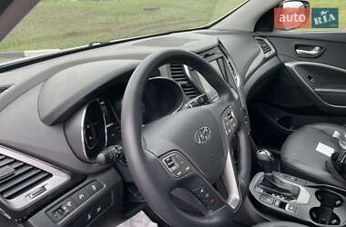 Внедорожник / Кроссовер Hyundai Santa FE 2013 в 