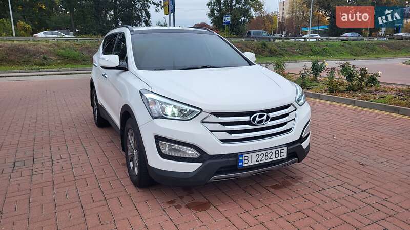 Внедорожник / Кроссовер Hyundai Santa FE 2014 в 