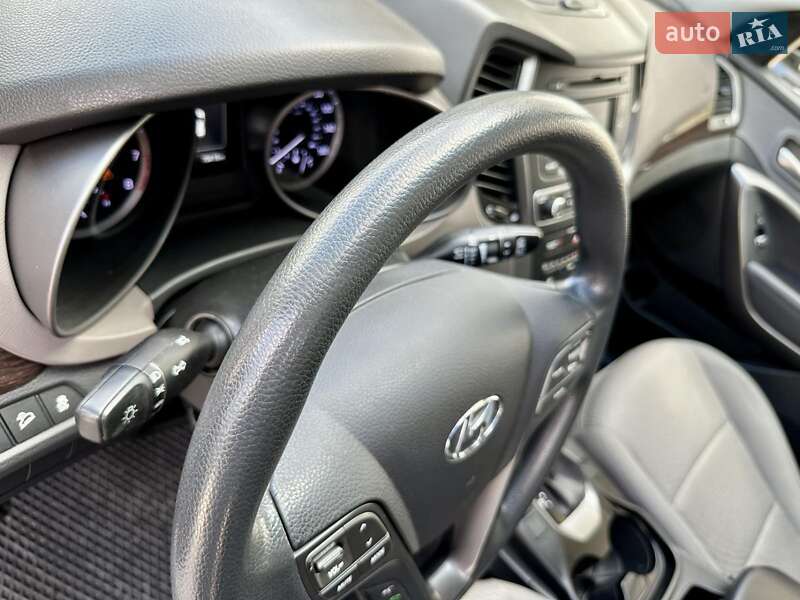 Внедорожник / Кроссовер Hyundai Santa FE 2018 в Каменец-Подольском