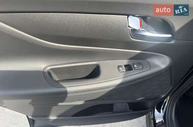 Внедорожник / Кроссовер Hyundai Santa FE 2021 в 