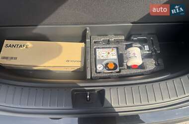 Внедорожник / Кроссовер Hyundai Santa FE 2021 в 