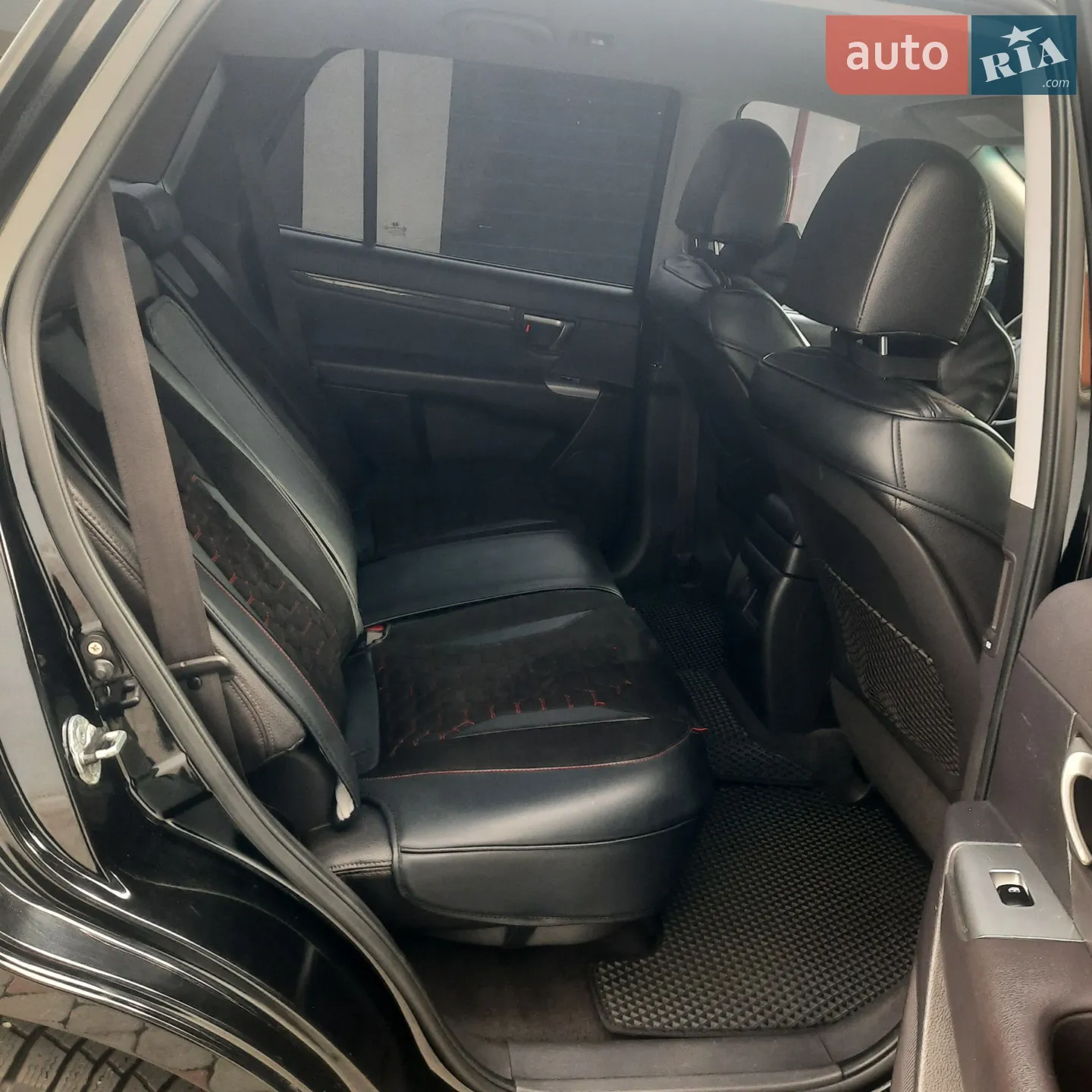 2010 Hyundai Santa Fe - мініатюра 11