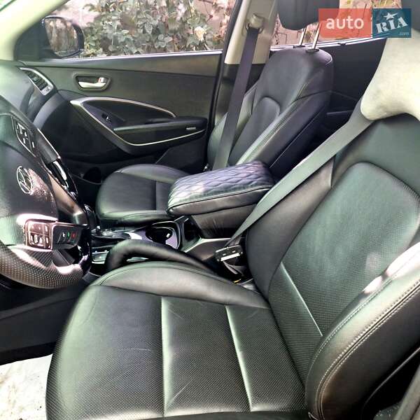 Внедорожник / Кроссовер Hyundai Santa FE 2016 в Подольске