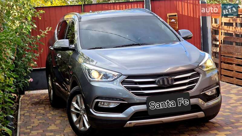 Внедорожник / Кроссовер Hyundai Santa FE 2016 в Подольске