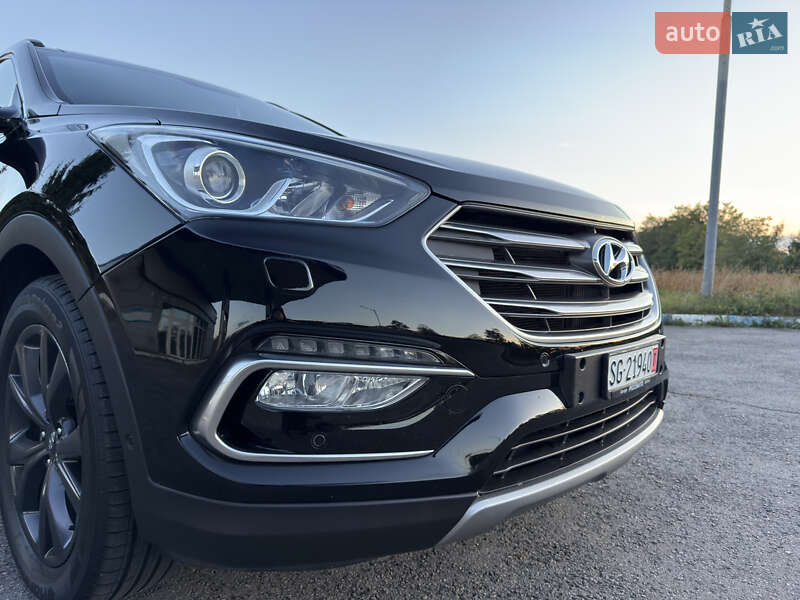 Внедорожник / Кроссовер Hyundai Santa FE 2015 в Радивилове
