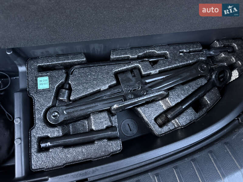 Внедорожник / Кроссовер Hyundai Santa FE 2015 в Радивилове