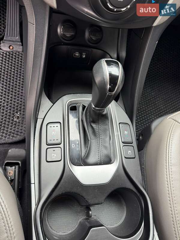 Внедорожник / Кроссовер Hyundai Santa FE 2016 в Львове