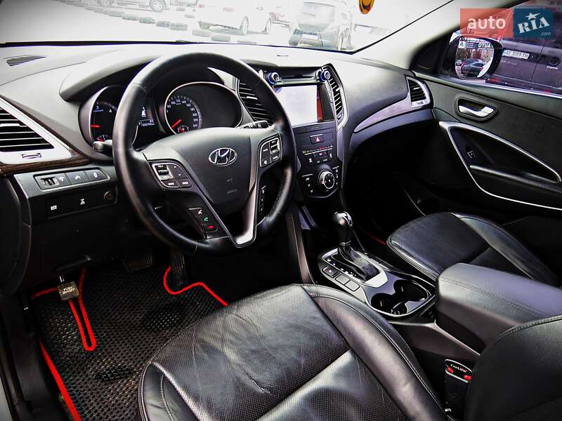 Внедорожник / Кроссовер Hyundai Santa FE 2012 в Черкассах