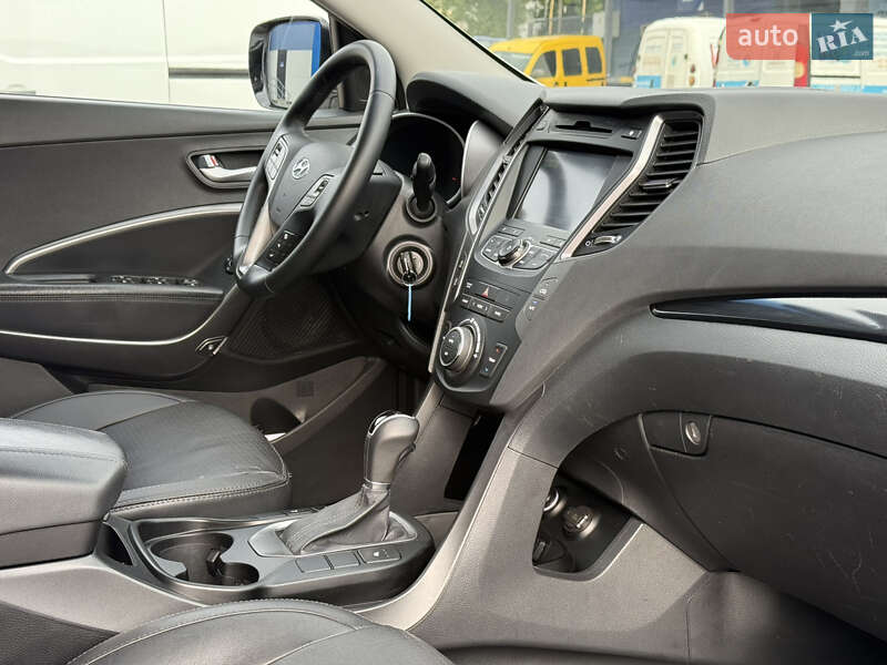 Внедорожник / Кроссовер Hyundai Santa FE 2014 в Ровно
