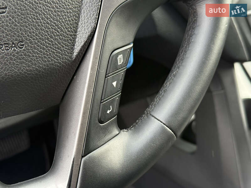 Внедорожник / Кроссовер Hyundai Santa FE 2014 в Ровно