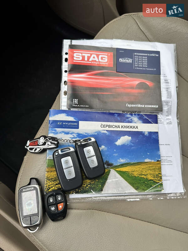 Внедорожник / Кроссовер Hyundai Santa FE 2011 в Киеве