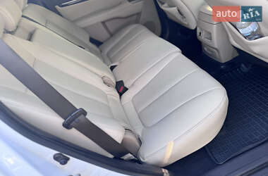 Внедорожник / Кроссовер Hyundai Santa FE 2011 в 