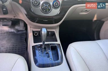 Внедорожник / Кроссовер Hyundai Santa FE 2011 в 