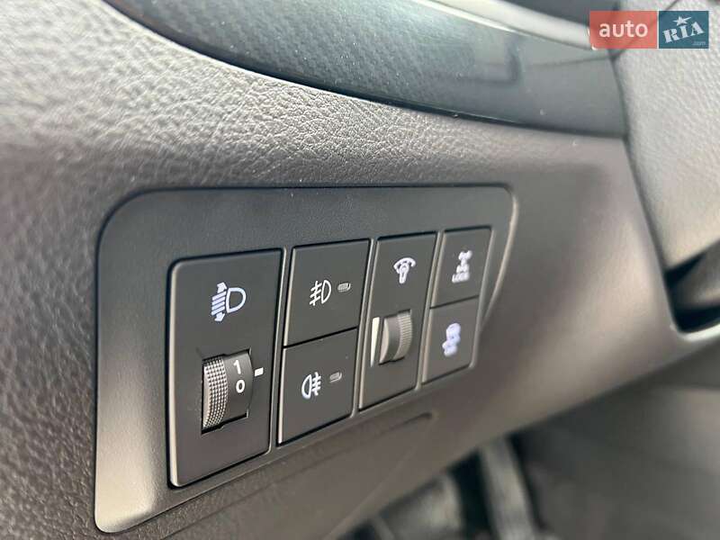 Внедорожник / Кроссовер Hyundai Santa FE 2012 в Львове