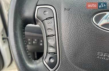 Внедорожник / Кроссовер Hyundai Santa FE 2012 в 