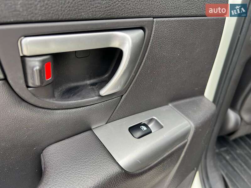 Внедорожник / Кроссовер Hyundai Santa FE 2012 в Львове