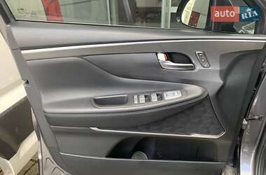 Внедорожник / Кроссовер Hyundai Santa FE 2021 в 