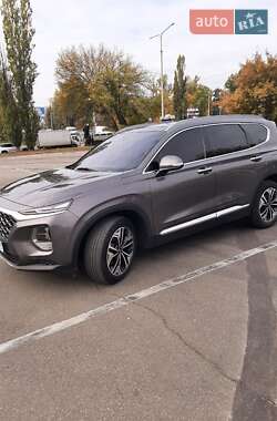 Внедорожник / Кроссовер Hyundai Santa FE 2019 в 