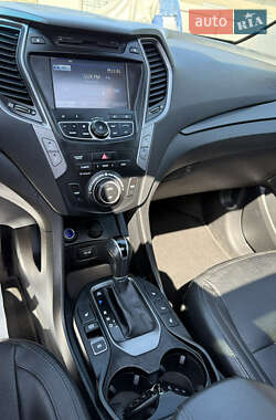 Внедорожник / Кроссовер Hyundai Santa FE 2012 в 