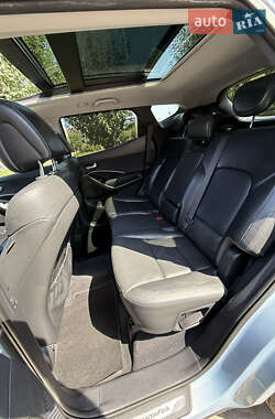 Внедорожник / Кроссовер Hyundai Santa FE 2012 в 