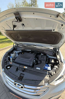 Внедорожник / Кроссовер Hyundai Santa FE 2012 в 