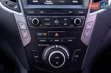 Внедорожник / Кроссовер Hyundai Santa FE 2015 в 
