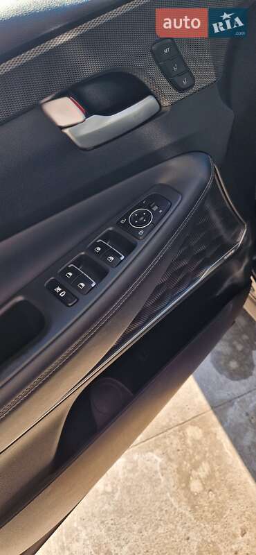 Внедорожник / Кроссовер Hyundai Santa FE 2018 в Килии фото 17 Внедорожник / Кроссовер Hyundai Santa FE 2018 в Килии