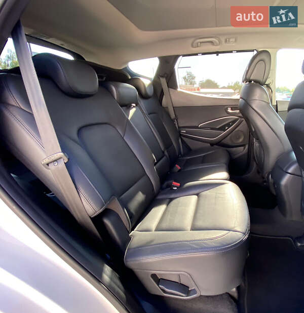 Внедорожник / Кроссовер Hyundai Santa FE 2015 в Ровно