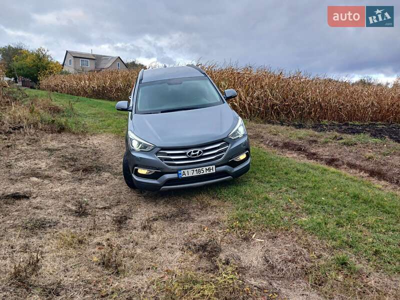 Позашляховик / Кросовер Hyundai Santa FE 2017 в Чорнобаї