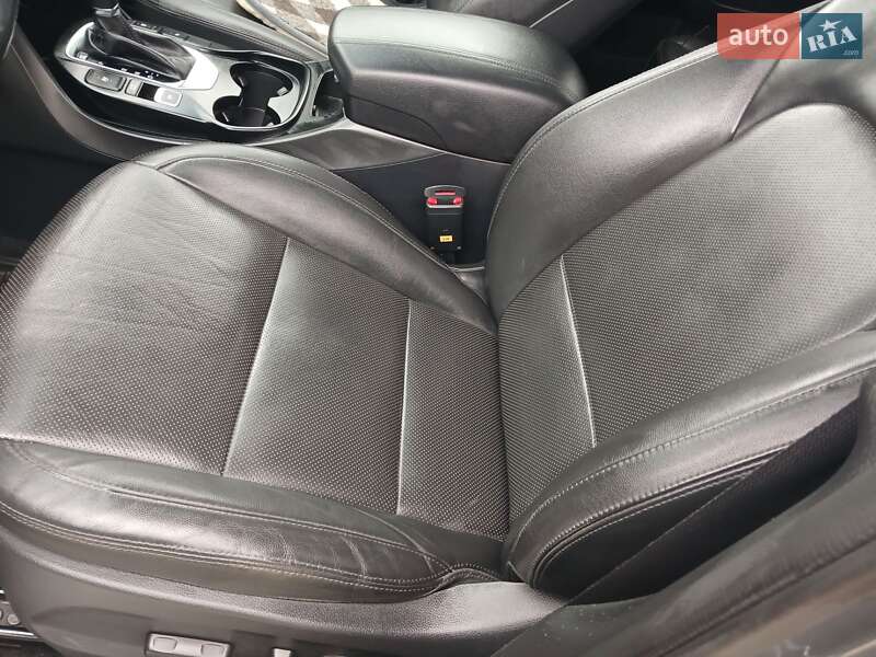 Позашляховик / Кросовер Hyundai Santa FE 2017 в Чорнобаї