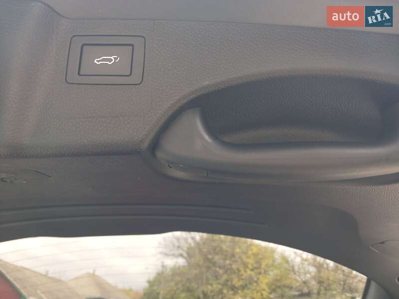 Позашляховик / Кросовер Hyundai Santa FE 2017 в Чорнобаї