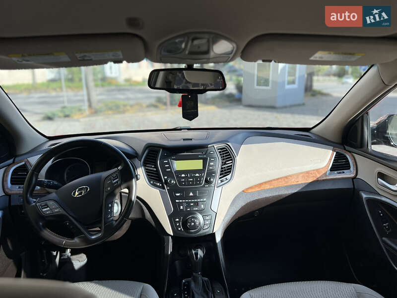 Внедорожник / Кроссовер Hyundai Santa FE 2012 в Ровно