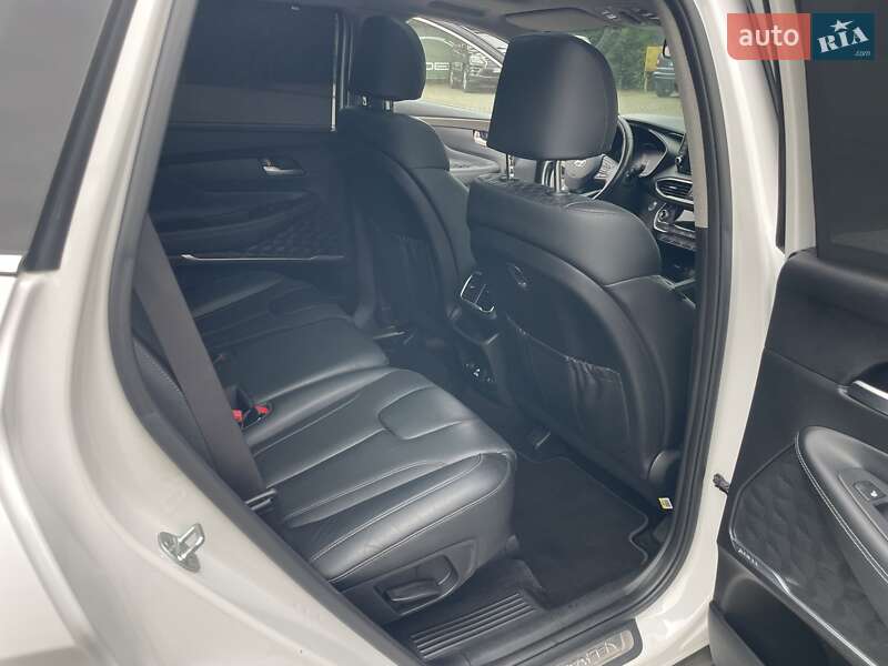 Внедорожник / Кроссовер Hyundai Santa FE 2018 в Черновцах