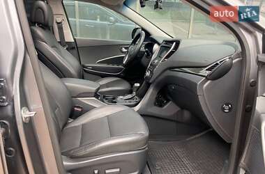 Внедорожник / Кроссовер Hyundai Santa FE 2015 в 