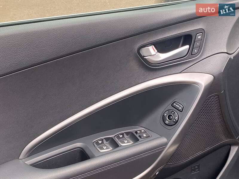 Позашляховик / Кросовер Hyundai Santa FE 2015 в Києві фото 16 Позашляховик / Кросовер Hyundai Santa FE 2015 в Києві