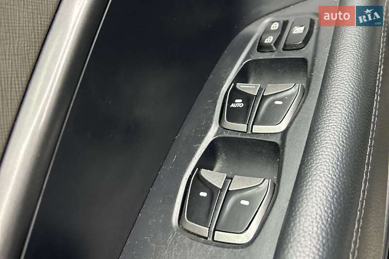 Позашляховик / Кросовер Hyundai Santa FE 2014 в Чернівцях фото 7 Позашляховик / Кросовер Hyundai Santa FE 2014 в Чернівцях