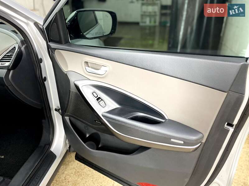 Позашляховик / Кросовер Hyundai Santa FE 2014 в Сумах