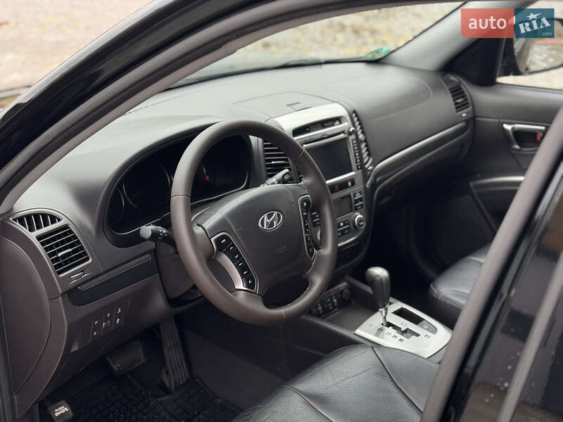 Внедорожник / Кроссовер Hyundai Santa FE 2011 в Ровно
