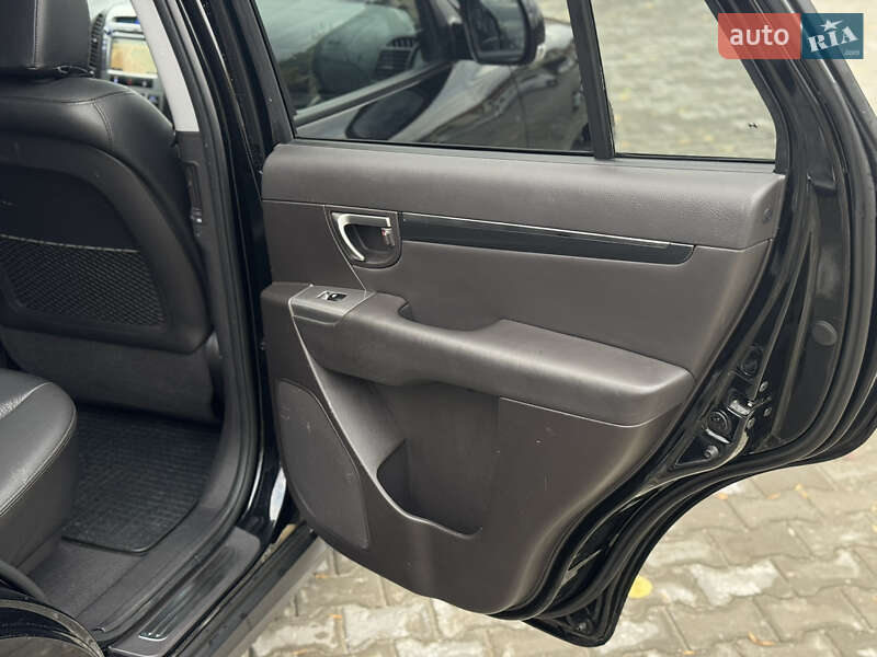 Внедорожник / Кроссовер Hyundai Santa FE 2011 в Ровно