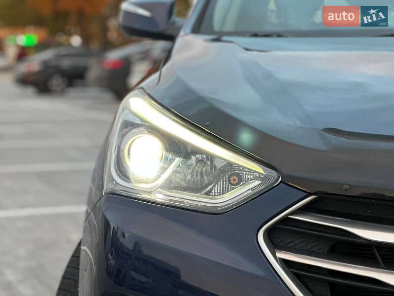 Позашляховик / Кросовер Hyundai Santa FE 2016 в Києві