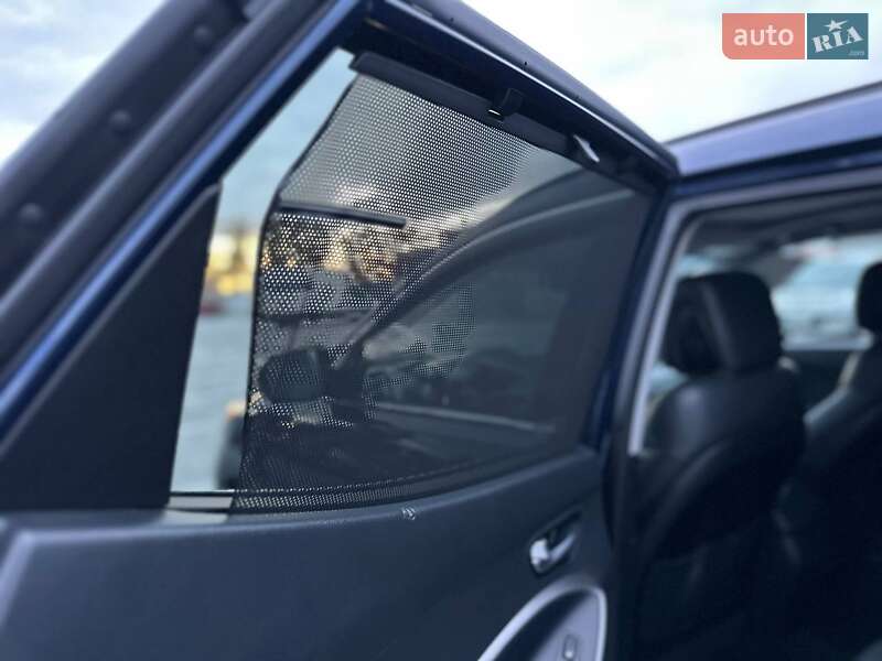 Позашляховик / Кросовер Hyundai Santa FE 2016 в Києві