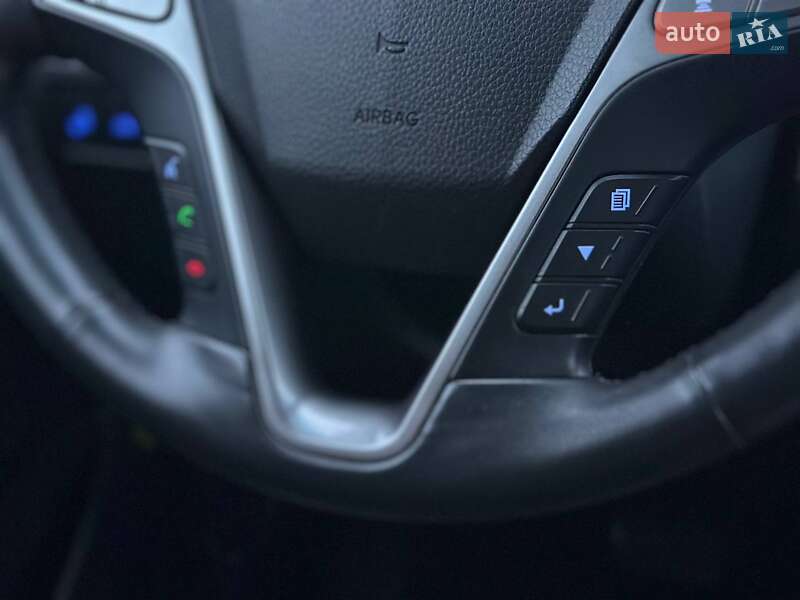 Позашляховик / Кросовер Hyundai Santa FE 2016 в Києві