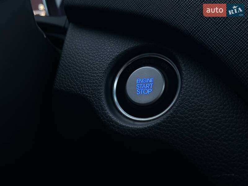 Позашляховик / Кросовер Hyundai Santa FE 2016 в Києві