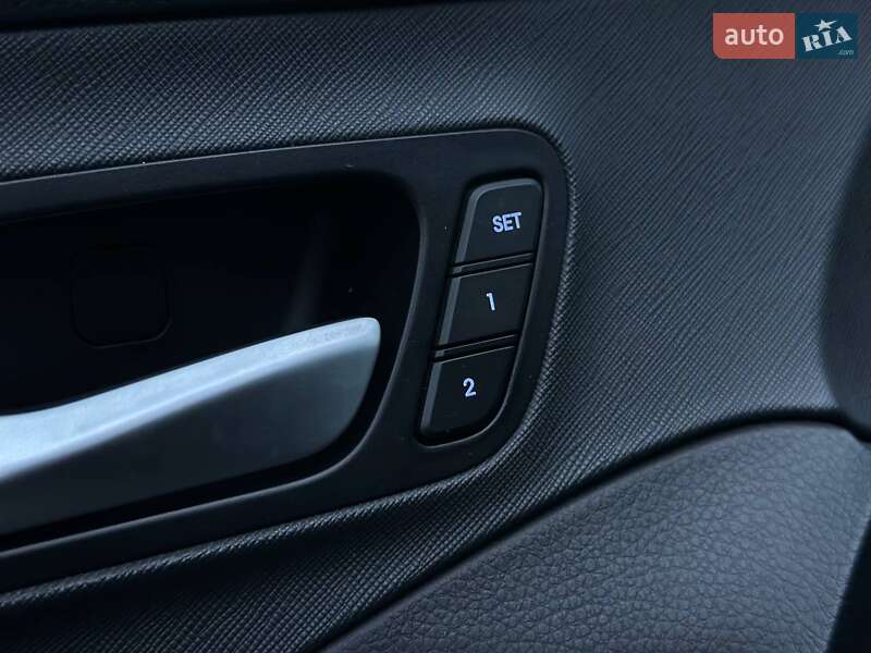 Позашляховик / Кросовер Hyundai Santa FE 2016 в Києві