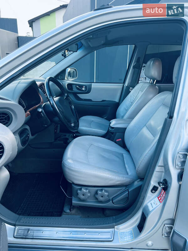 Внедорожник / Кроссовер Hyundai Santa FE 2005 в Львове