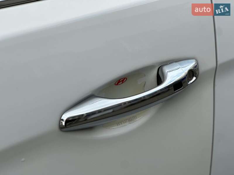 Позашляховик / Кросовер Hyundai Santa FE 2012 в Одесі