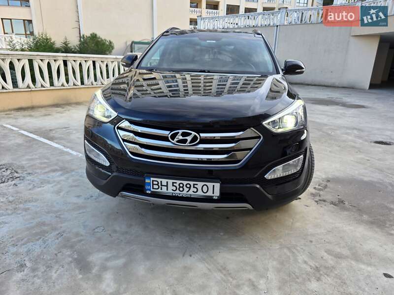 Внедорожник / Кроссовер Hyundai Santa FE 2015 в Одессе фото 3 Внедорожник / Кроссовер Hyundai Santa FE 2015 в Одессе