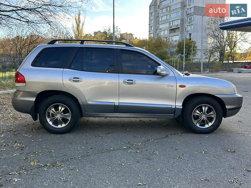 Внедорожник / Кроссовер Hyundai Santa FE 2005 в Николаеве